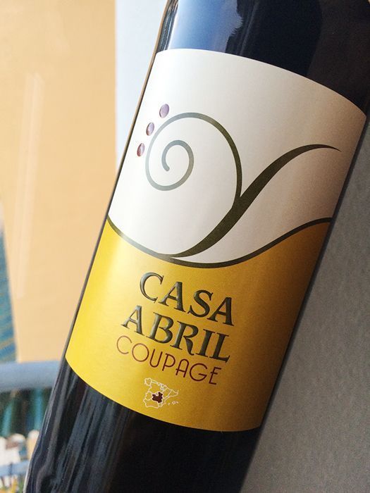 Casa Abril Vino Coupage packaging